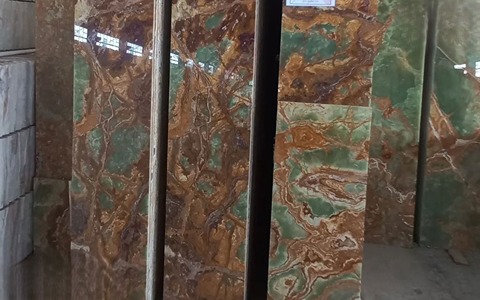 تصویر 2 از سنگ مرمریت سبز نایین مقاوم و ضد فرسایش