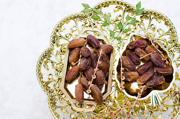 خرما زاهدی پارسان با کیفیت و مرغوب