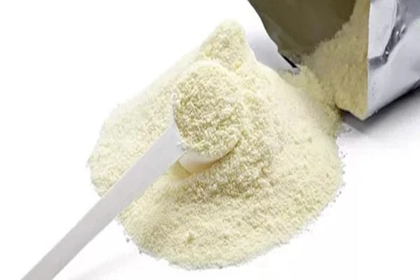 شیر خشک صنعتی غنی شده با ویتامین ها و پروتئین بالا