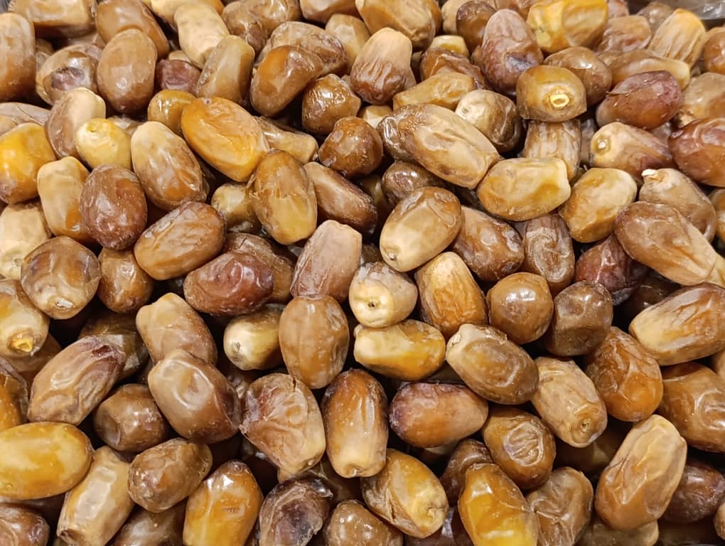 تصویر 3 از خرما زاهدی تامین استان فارس قیرکارزین تناژ بالا موجود