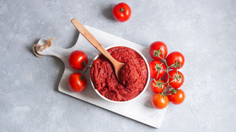 تصویر 3 از رب گوجه فرنگی چی چی لاس با رنگ دهی مطلوب در غذا