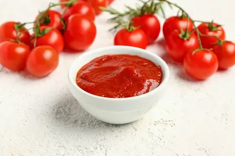 رب گوجه فرنگی خوش خوراک با رنگ طبیعی و اشتهابرانگیز
