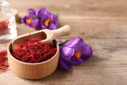 زعفران سرگل اعلا با عطر قوی و طعم اصیل