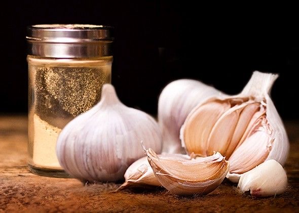 پودر سیر ممتاز طبیعی تهیه‌ شده از سیر تازه