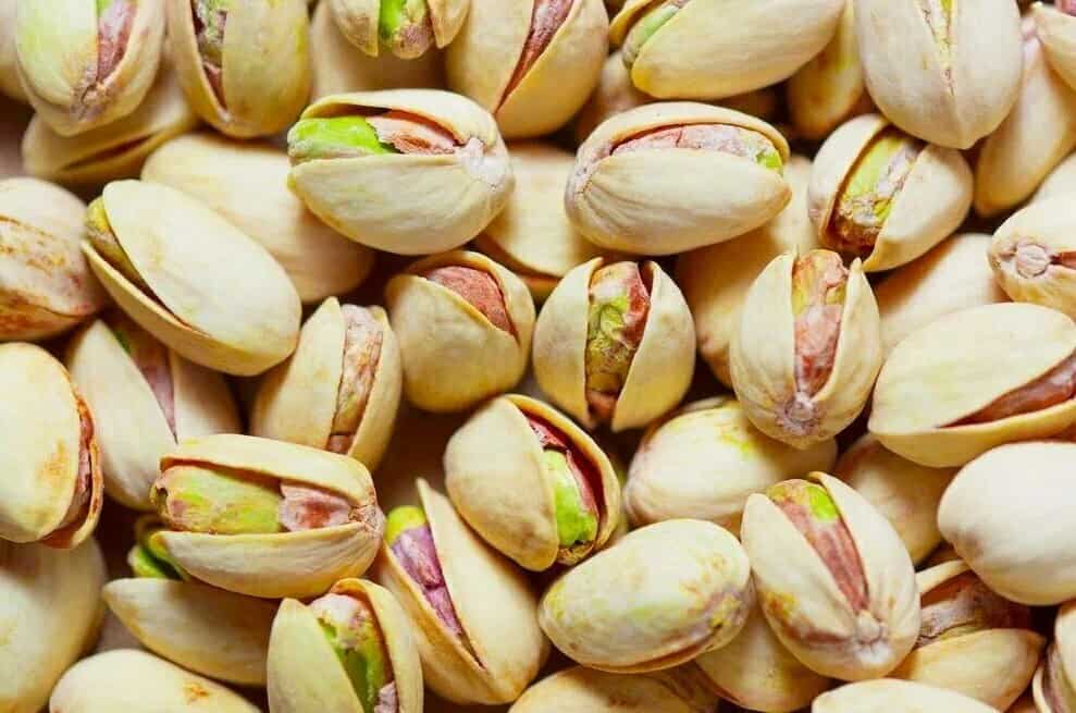 تصویر 3 از پسته اکبری دستچین زعفرانی با رنگ و عطر طبیعی