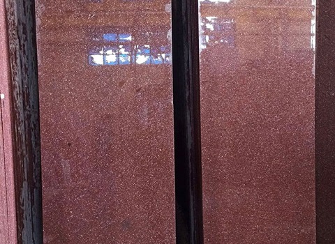تصویر 4 از سنگ گرانیت زرشکی مقاوم در برابر سایش و فشار