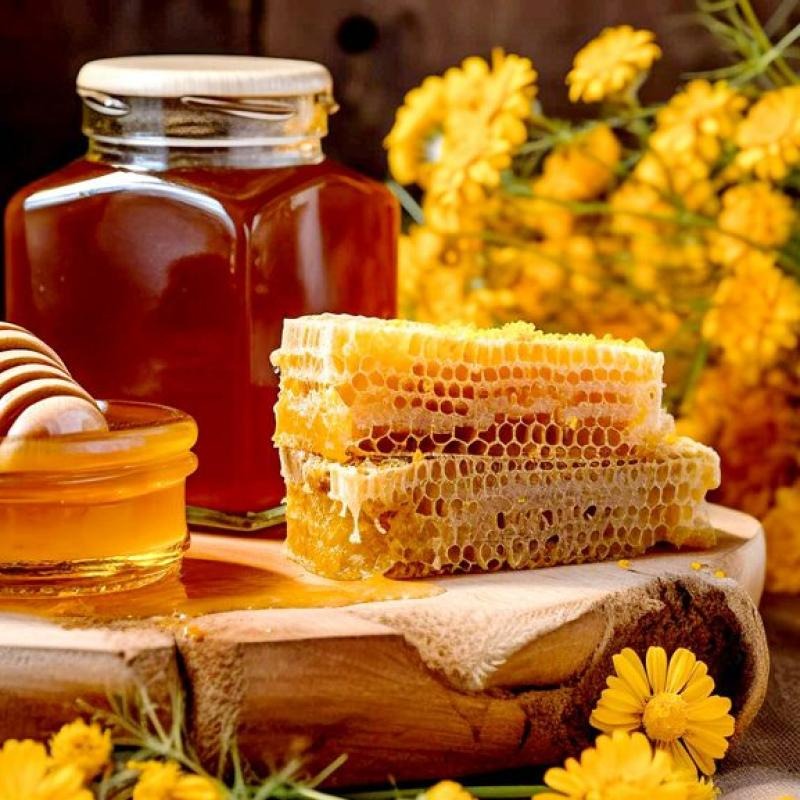 عسل کوه‌ های سبلان با طعم طبیعی و شهد چند لایه کوهستانی