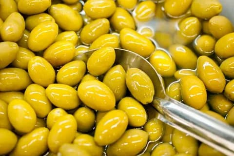 تصویر 4 از زیتون شور اقتصادی مناسب خرید عمده و خانوادگی