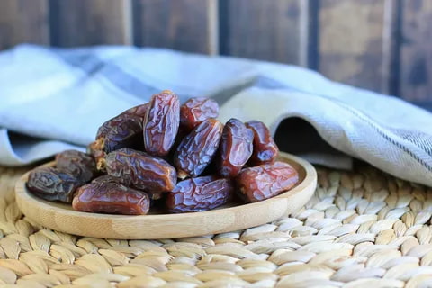 خرما کبکاب مروارید سیاه مناسب سبک تغذیه سالم