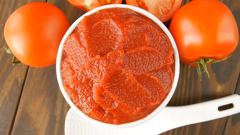 تصویر 5 از رب گوجه‌ فرنگی چین چین 700 گرمی با بسته بندی تمام استریل