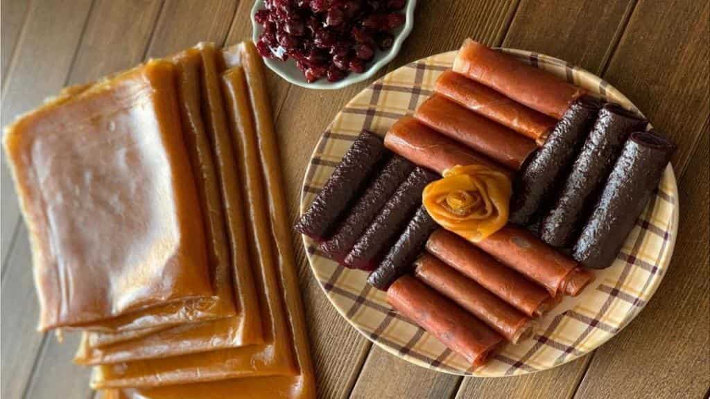 لواشک الو محلی ریزه با طعم طبیعی ورنگ کهربایی