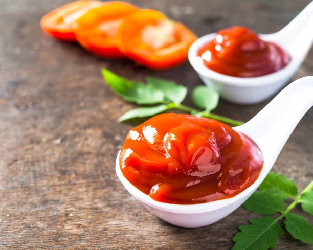 تصویر 3 از رب گوجه‌ فرنگی خوشبخت با طعم و رنگ طبیعی مناسب پخت ماکارانی