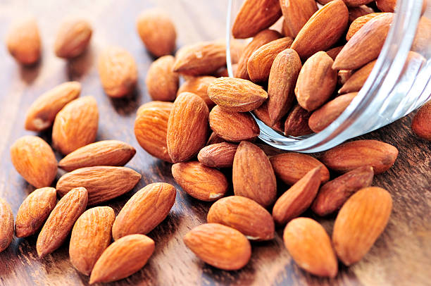 تصویر 2 از بادام درختی همدان خشک شده طبیعی بدون نمک