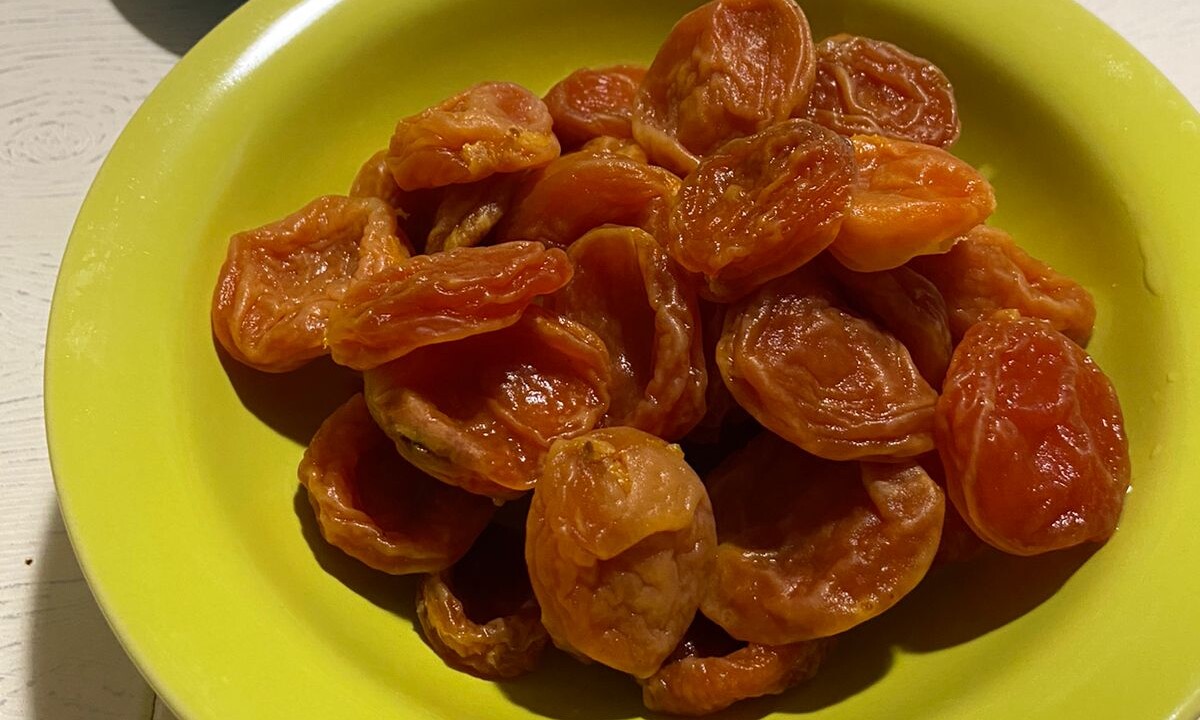 تصویر 3 از آلو بخارا با پوست حفظ بافت طبیعی و طعم اصیل