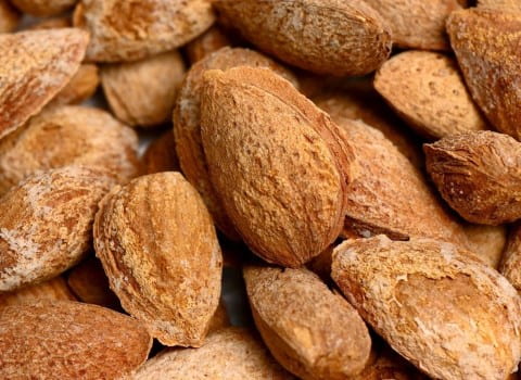 بادام پوست کاغذی با کیفیت بالا برای مصارف خانگی