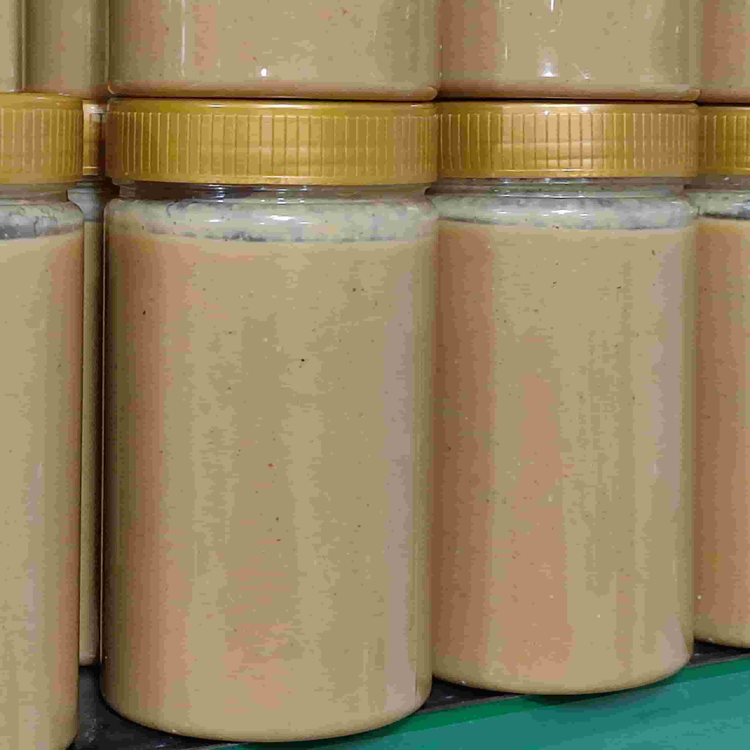 تصویر 1 از شیره انگور سفید طبیعی سنتی حاصل عصاره انگورهای دستچین