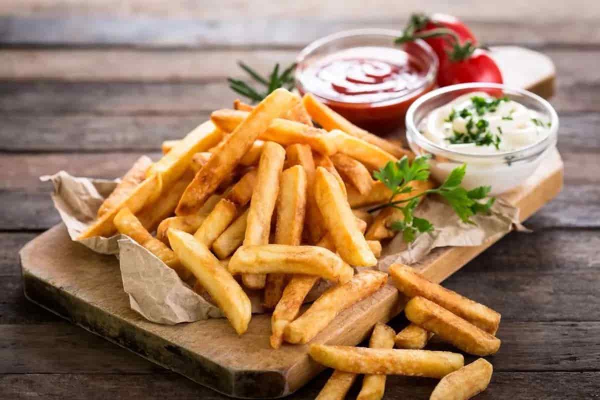 فرنچ فرایز با سس قارچ با کیفیت عالی و تازه