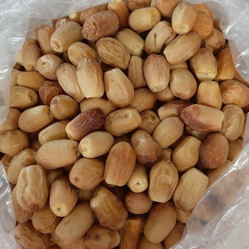 تصویر 4 از خرما زاهدی بسته بندی دارای بافتی متراکم و نرم