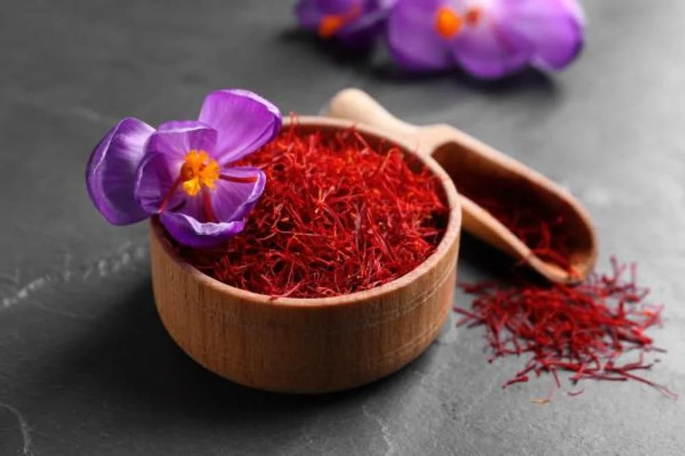 تصویر 4 از زعفران دستچین یک مثقالی با ابعاد هماهنگ و کنترل شده