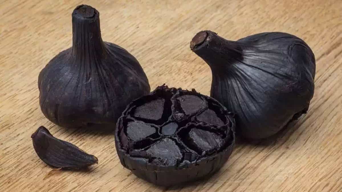 تصویر 1 از سیر سیاه سنتی آماده ترکیب با غذا های خانگی