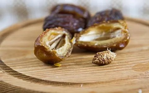تصویر 1 از خرمای کبکاب بدون هسته آماده مصرف و مناسب برای تزئین دسرها