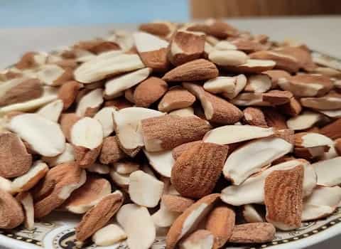 تصویر 2 از بادام درختی شکسته در بسته بندی اقتصادی مناسب کیک و شیرینی