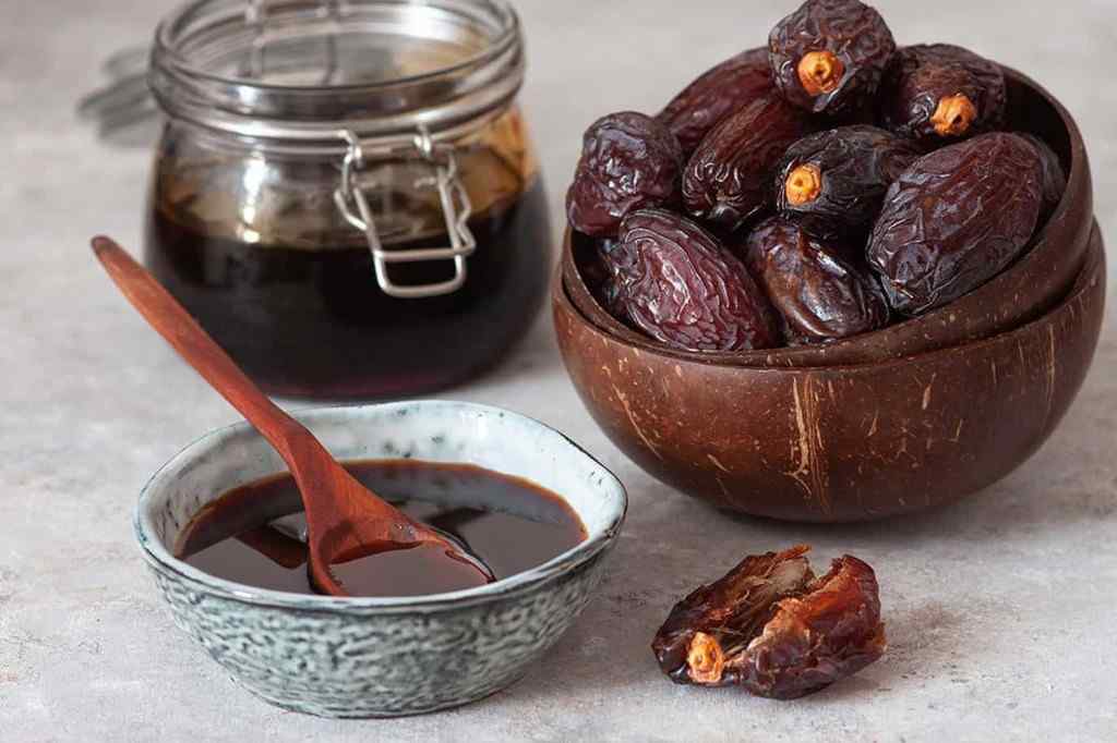 تصویر 3 از شیره خرما کبکاب استخراج شده از خرمای رسیده با کیفیت عالی