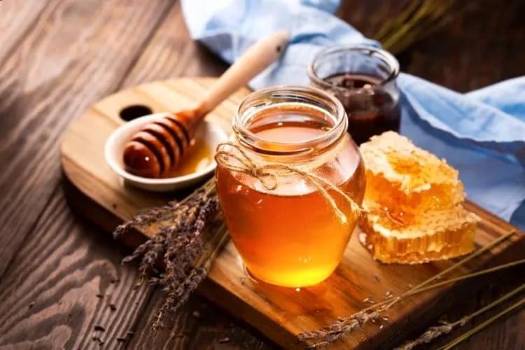 تصویر 1 از عسل کردستان کوهستانی خالص برداشت زنبوردار