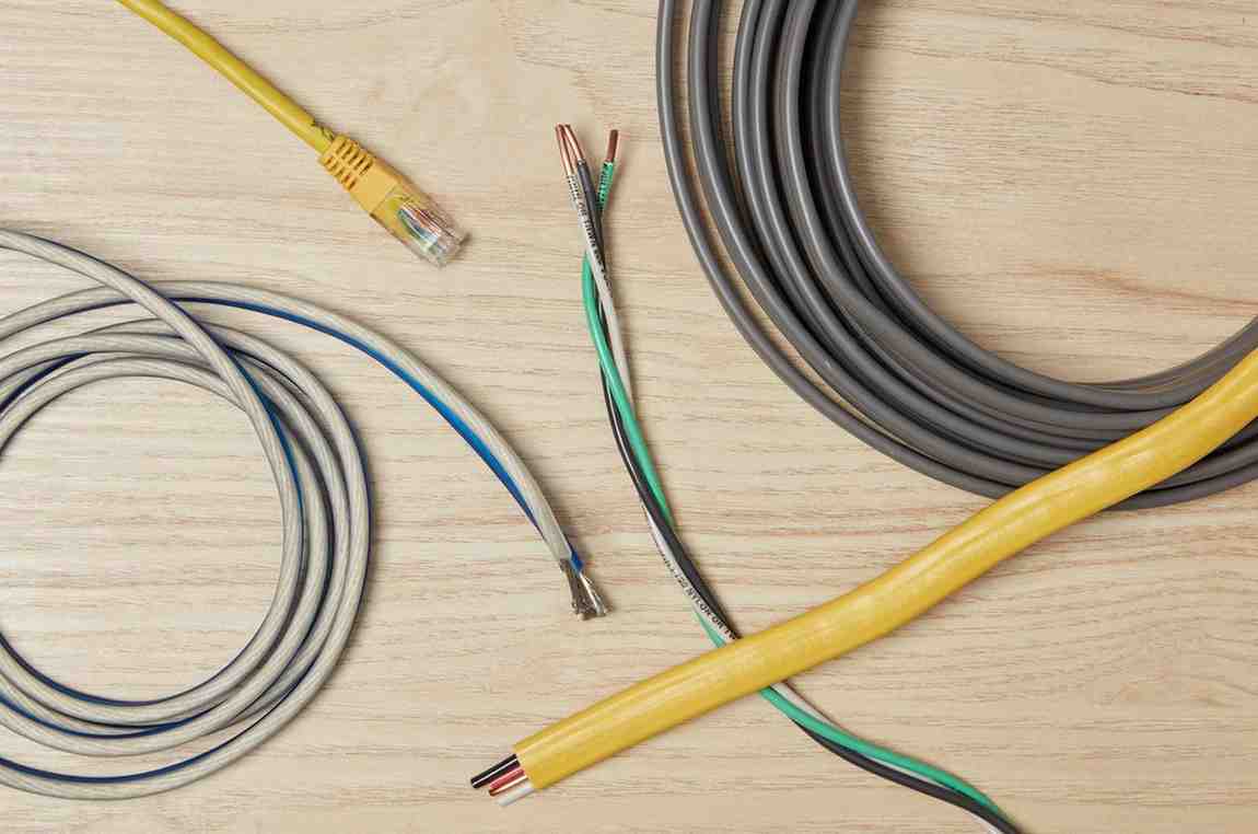 کابل افشان سازگار با محیط های مرطوب و بارانی