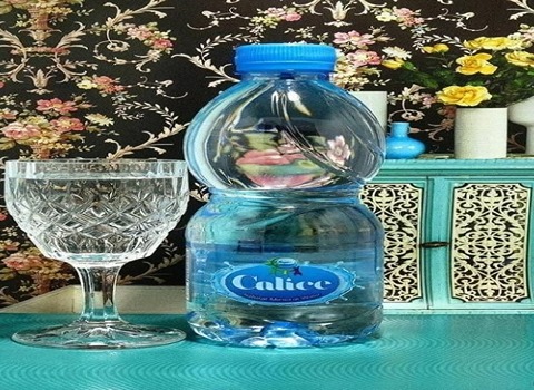 تصویر 2 از آب معدنی کالیس بسته بندی در بطری یکبار مصرف