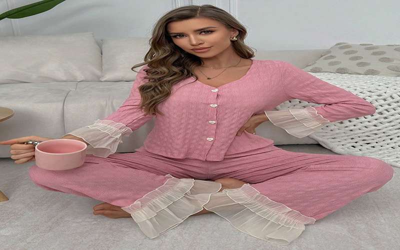 لباس راحتی زنانه برای خانه گرم و سبک مناسب روزهای سرد
