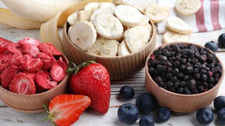 میوه خشک میکس ویژه کافی شاپ ها