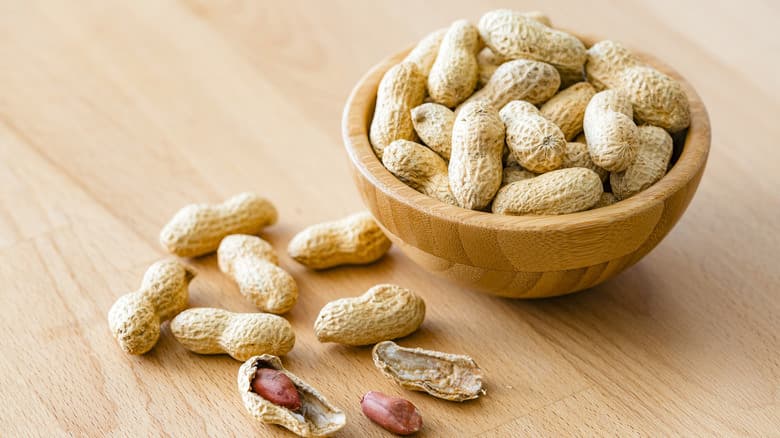 انواع بادام زمینی لعابی لذیذ و بدون نمک