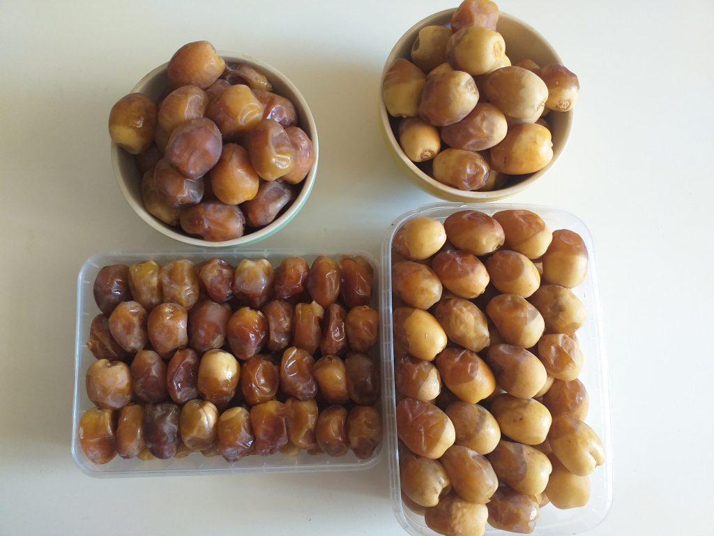تصویر 1 از خرما زاهدی عسلی با ارزش اقتصادی بالا