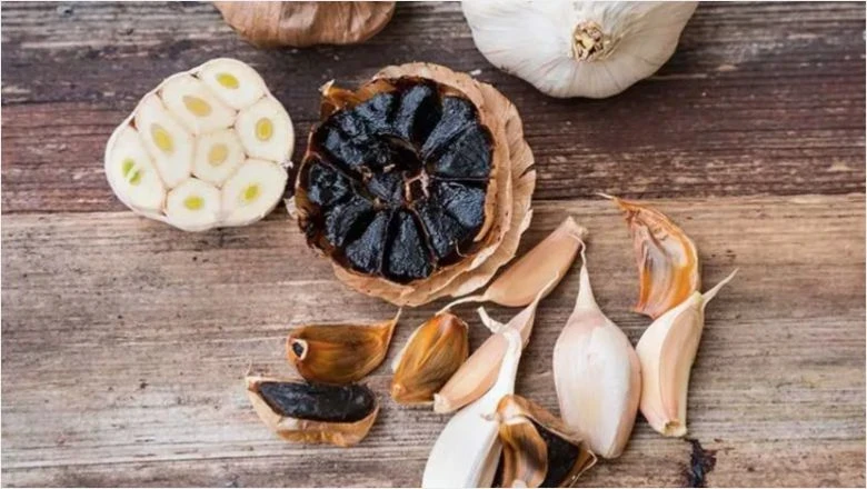 تصویر 2 از سیر سیاه بیز تازه با دانه درشت و عطر طبیعی