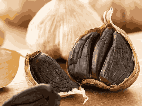 تصویر 3 از سیر سیاه همدان طبیعی با خواص مفید و طعم متفاوت