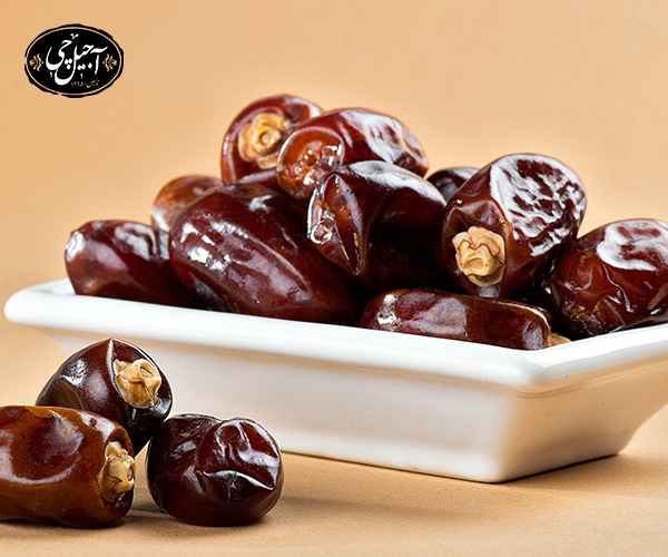 خرما کبکاب درجه یک با بافت نرم لطیف و طعم لذیذ