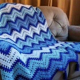 تصویر 1 از شال مبل بافتنی جدید با طراحی مدرن و رنگ بندی متنوع