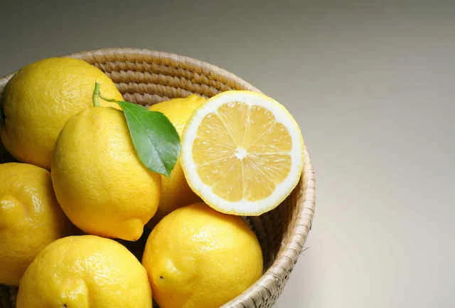 تصویر 2 از لیمو ترش تازه و آبدار با طعم طبیعی و دلپذیر