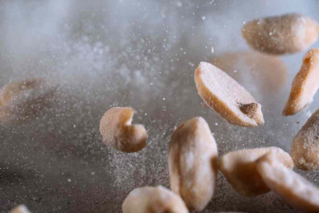 تصویر 1 از بادام زمینی بو داده مناسب پذیرایی و مصرف روزانه