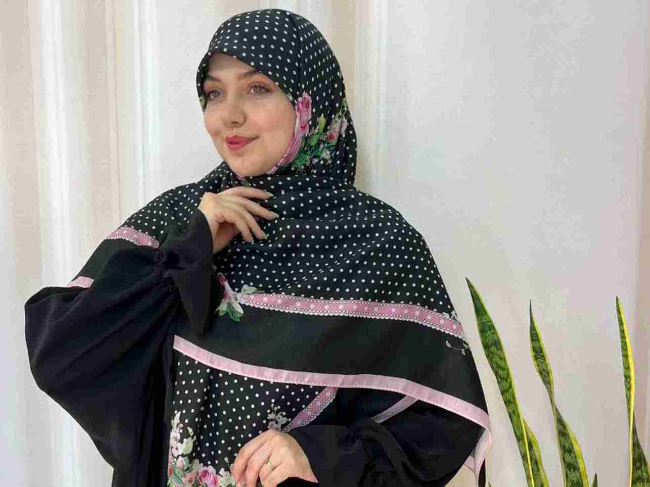 خرید عمده روسری نخی مشکی طرحدار بدون واسطه