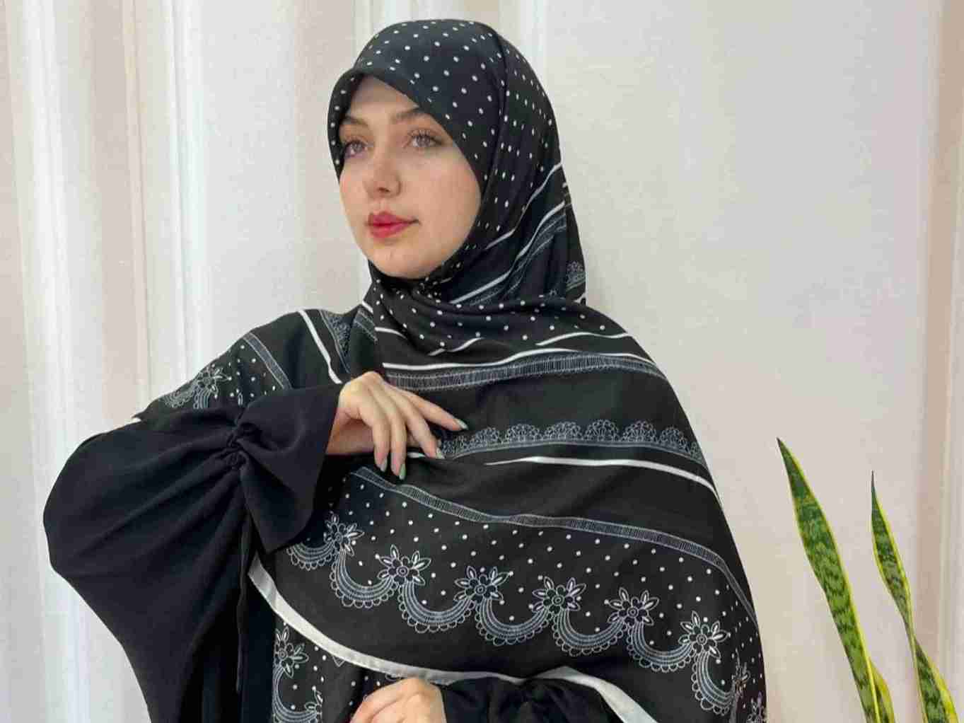تصویر 1 از خرید عمده روسری نخی مشکی طرحدار بدون واسطه
