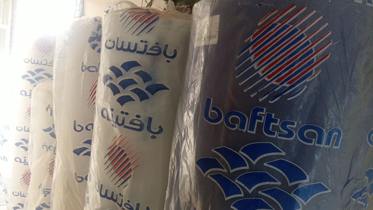 تصویر 1 از قیمت هر متر اسپان باند عرض 160 خودرنگ و آبی نفتی 25 گرم