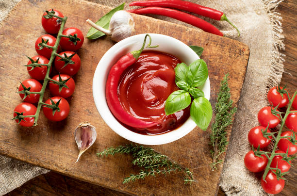 تصویر 3 از رب گوجه‌ فرنگی تبرک سفیر طعم اصیل ایرانی در بازارهای بین‌المللی