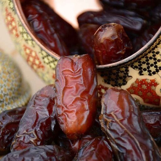 تصویر 4 از خرما پیارم سطلی ممتاز با طعم طبیعی گوشتی مرغوب
