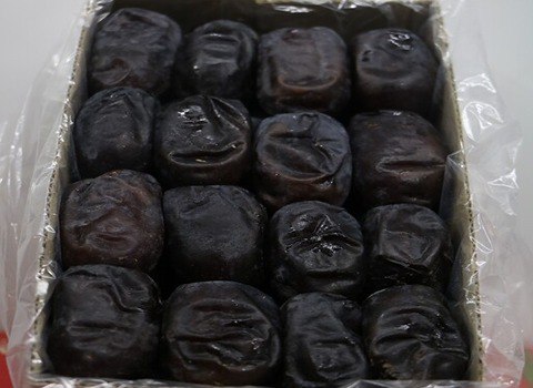 تصویر 2 از خرما مضافتی تازه مناسب پذیرایی با ظاهر شکیل و طعم اصیل
