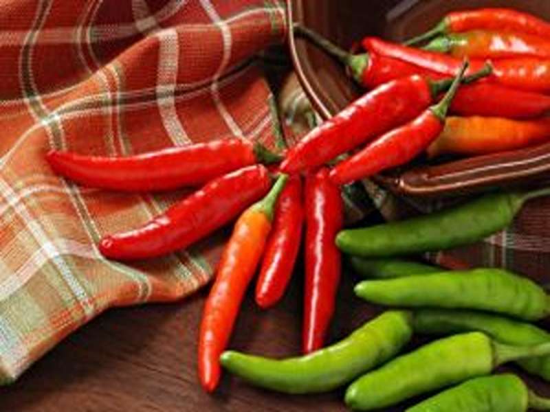 فلفل دلمه ای شمشیری خوش رنگ و ترد