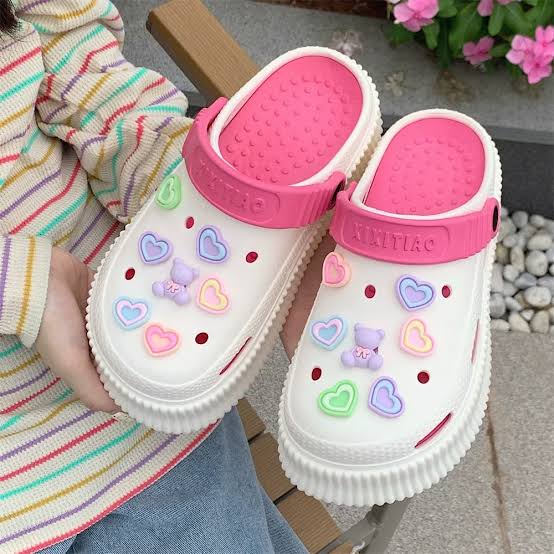 تصویر 1 از دمپایی دخترانه کراکس نرم مناسب تمامی فصل ها