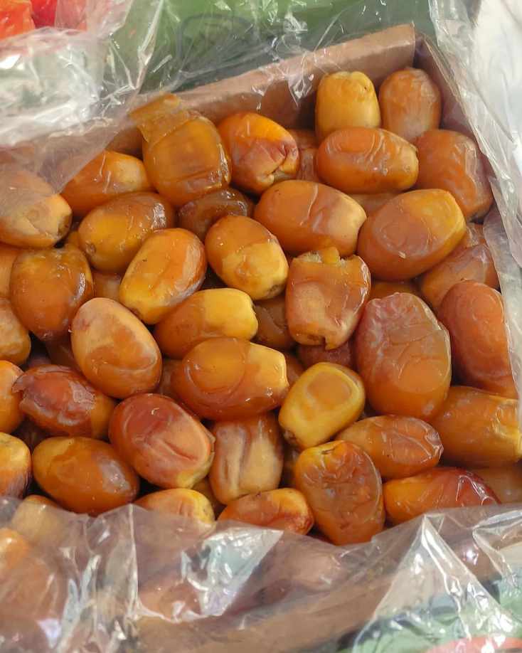 خرید عمده خرما زاهدی با اطمینان