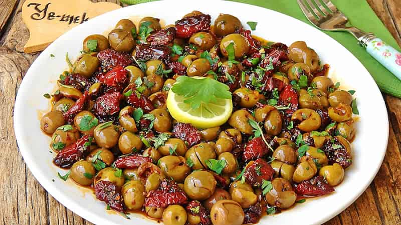تصویر 3 از زیتون پرورده تمشکی مرغوب با طعم ملس و دلچسب